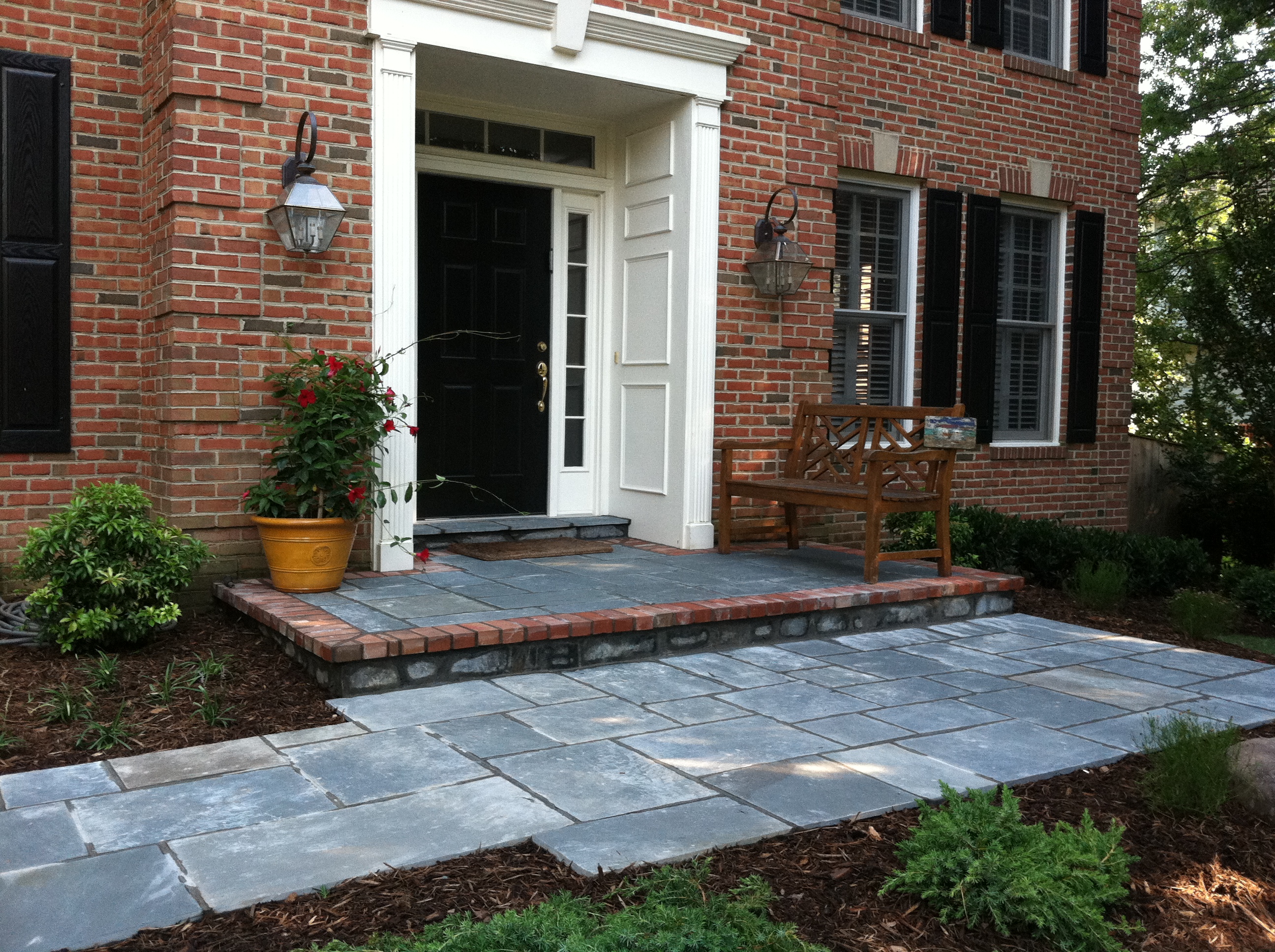 How To Design The Perfect Front Foundation Garden - Allentuck Landscaping