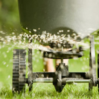 Fertilizer spreader