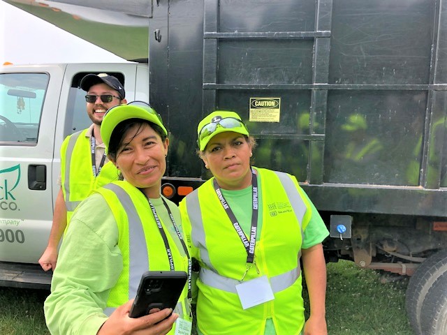 Allentuck landscaping employees posing for a group photo at the national mall project