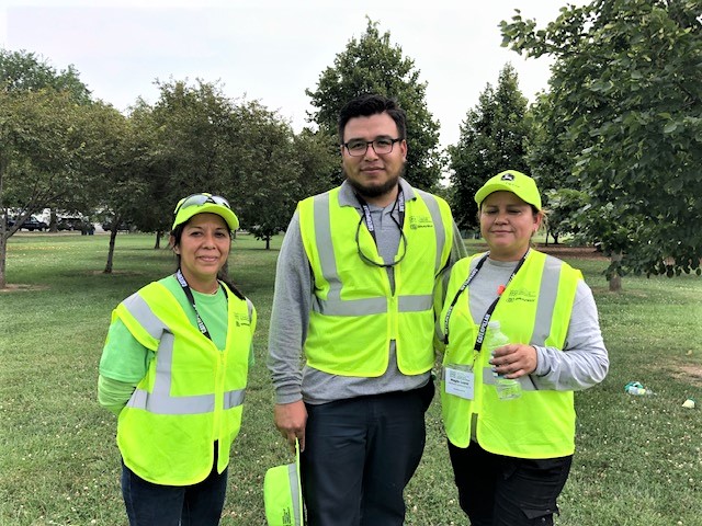 Allentuck landscaping employees posing for a group photo at the national mall project together