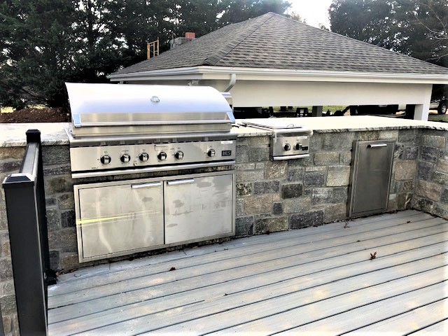 Outdoor Kitchen